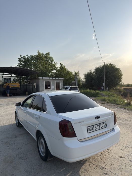 Lasetti 1.8 holati idyal