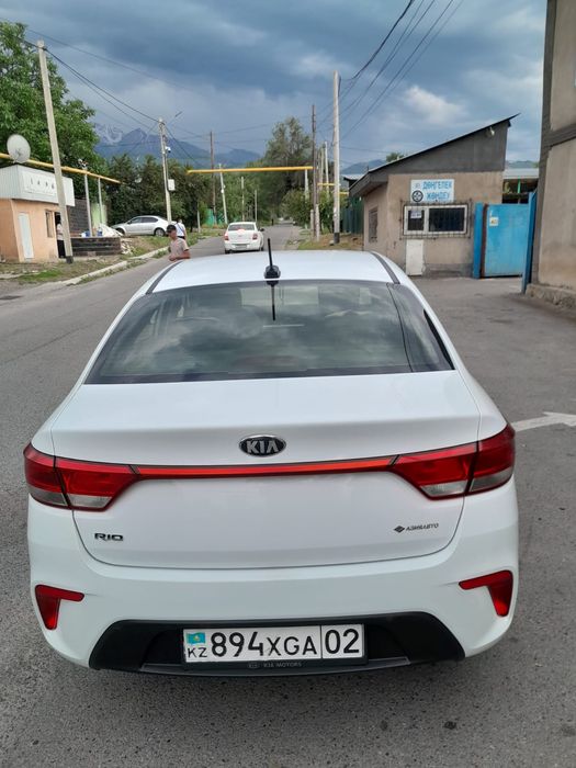 Продам Кia rio 2019 год