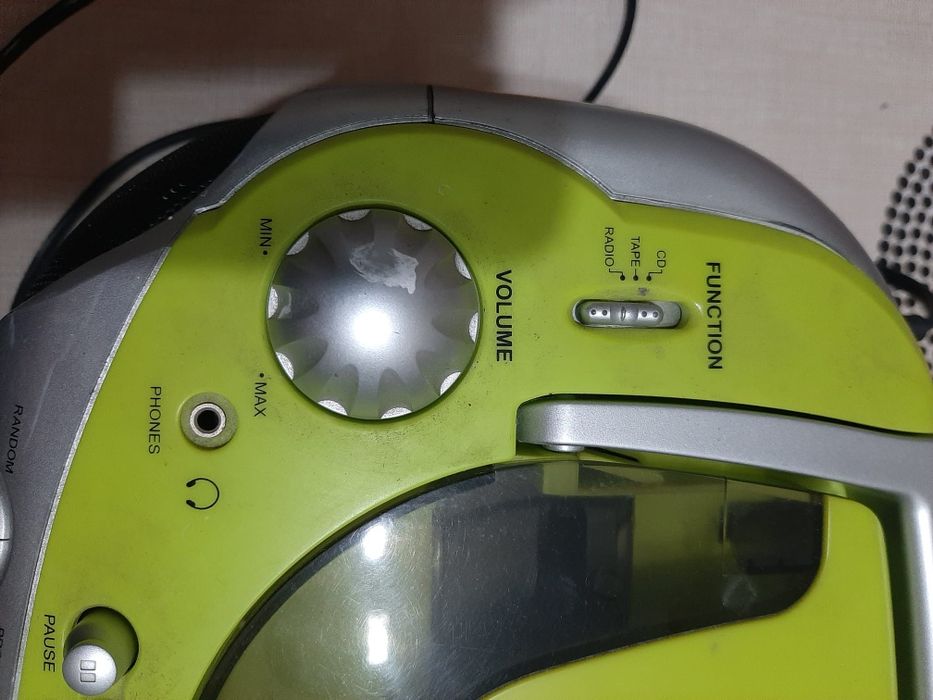 Vind  radio  cu cd second  hand
