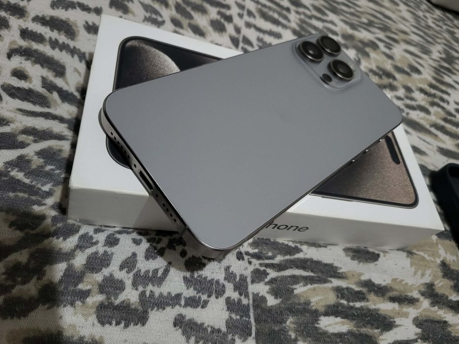 Vand iphone 15 pro max 256 GB !!