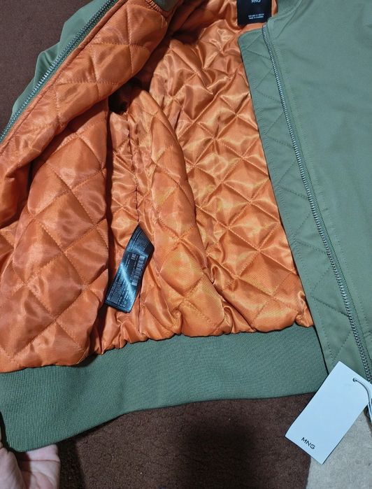 Jachetă bomber nouă Mango