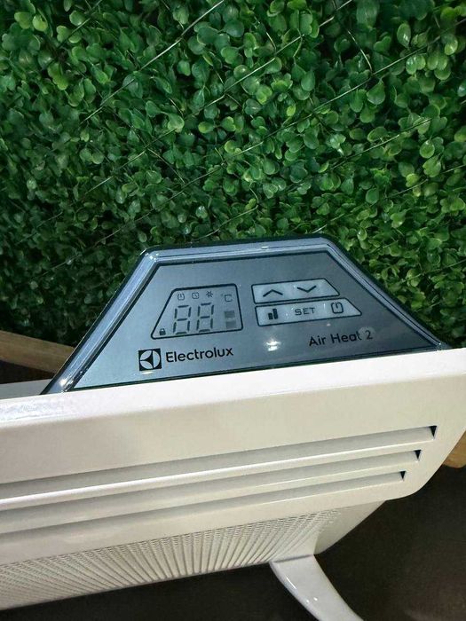 Мощный электрический  конвектор Electrolux EIH/Air Heat G2-1500E