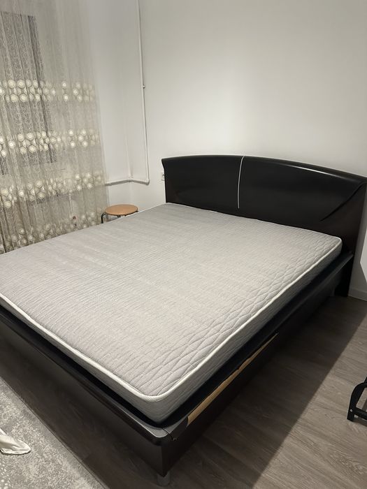 Продам кровать с матрасом 180*200