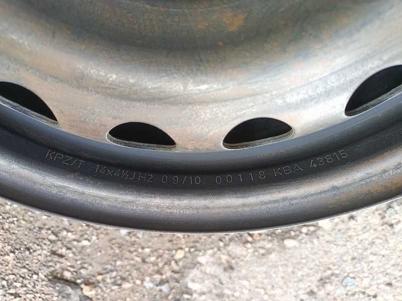 Продам оригинальный металлический диск на Toyota