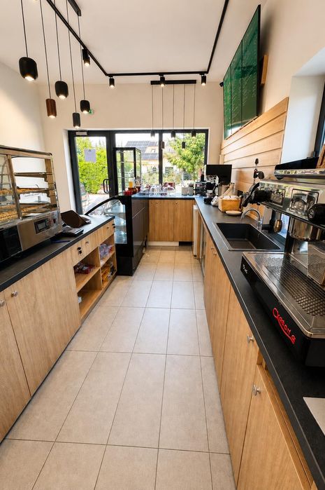 Cafenea si Bistro | Noua| Dotata full| Targoviste