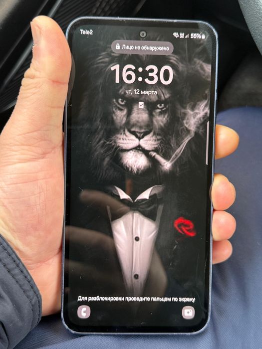 Самсунг А35  в хорошем состоянии