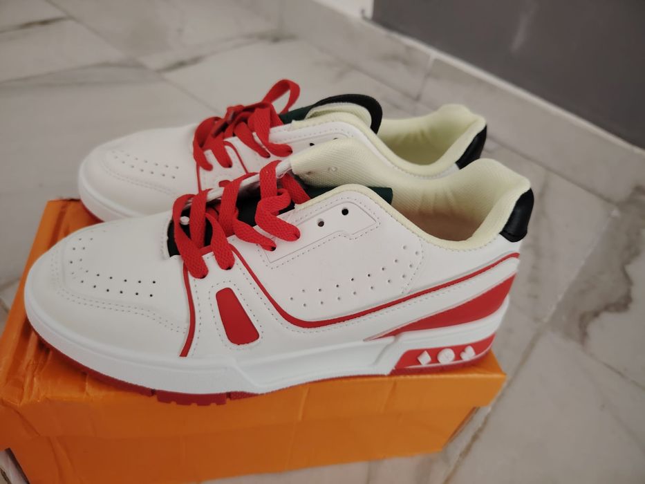Adidasi dama 30 lei