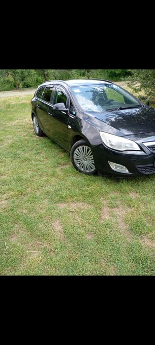 Vând autoturism  Opel Astra j