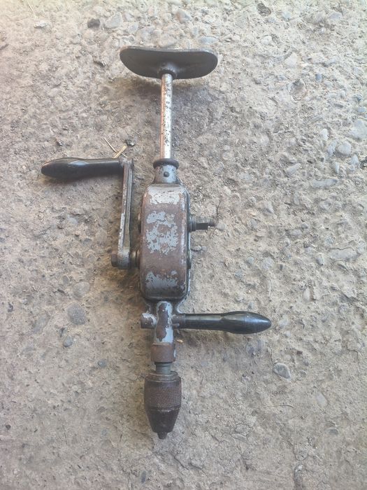 Bormașină manuală
