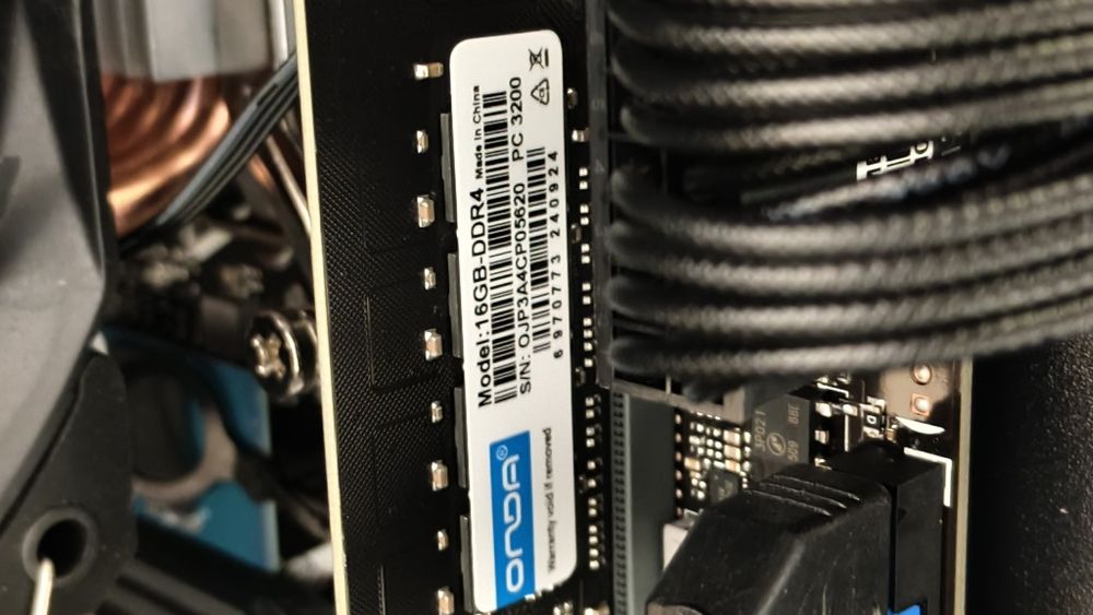 Оперативная память DDR4-16 гб, 3200