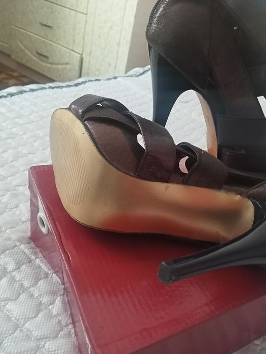 Продам обувь,  новая!