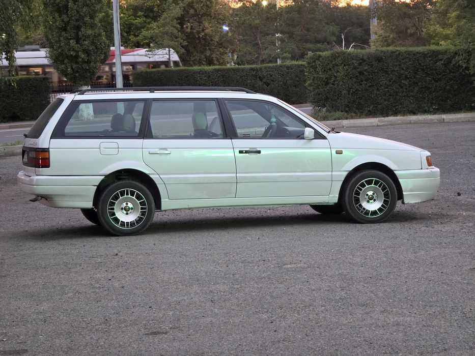 Passat B3 универсал 1.8