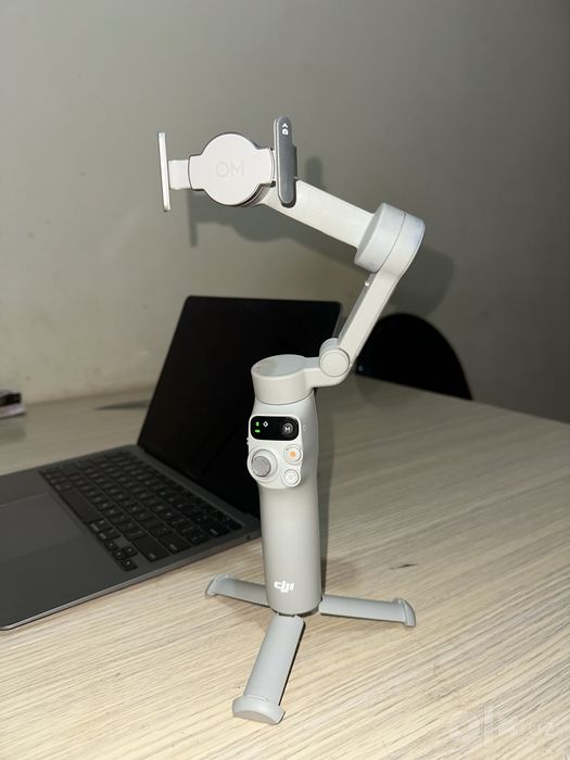 DJI Osmo Mobile 7