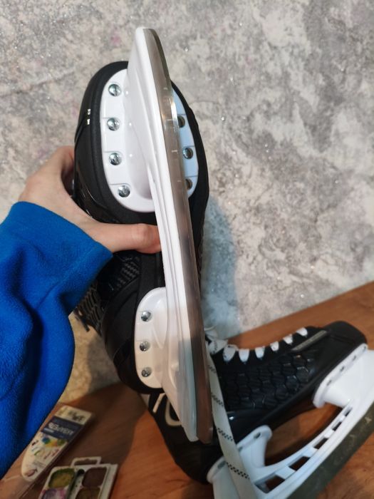 коньки хокейные новые