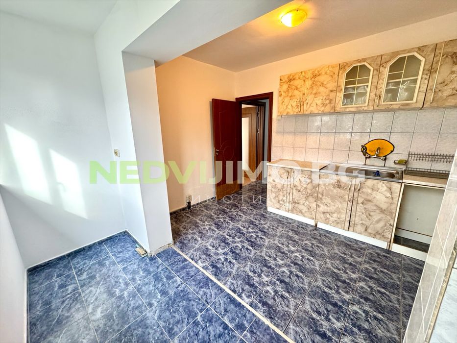 Продава се Двустаен апартамент в Варна, Възраждане 1 - 62 кв.м за 987 €/кв.м - Снимка #3