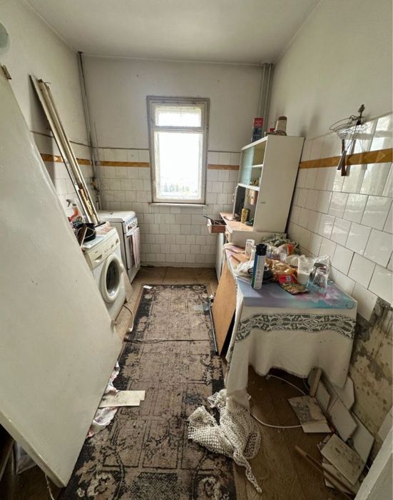 Debarasări mobila, Demolari manuale, Decopertat gresie/faiantă