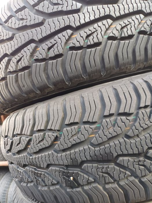 Гуми 225/60/17 Унироял