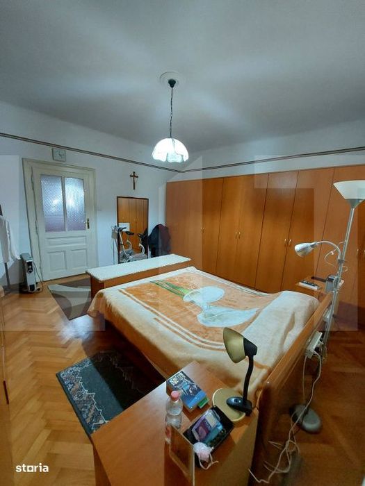 Casa de vanzare, 304 mp, zona Gradiste