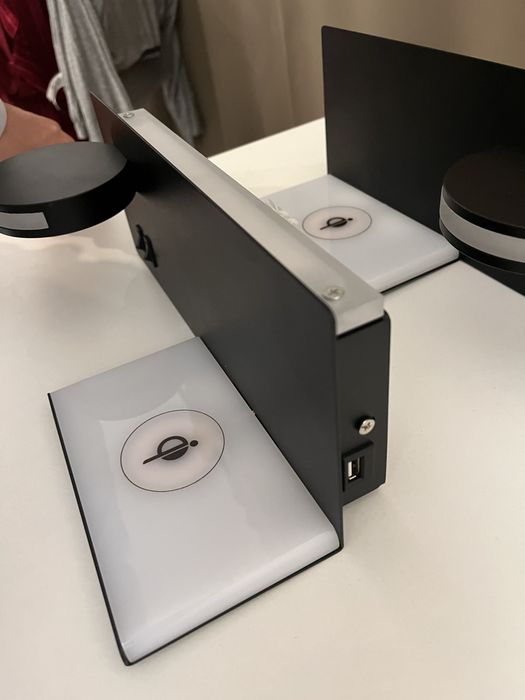 Aplica cu usb+wireless charging