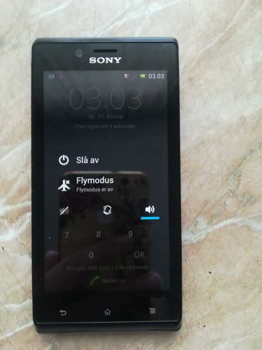 Смартфон Sony Xperia J