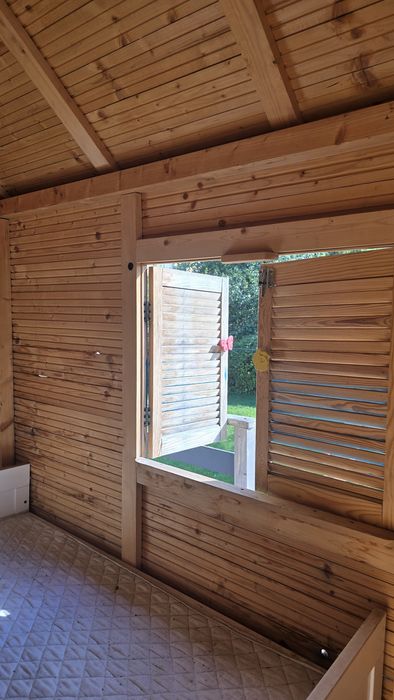 Casuta din lemn pentru copii