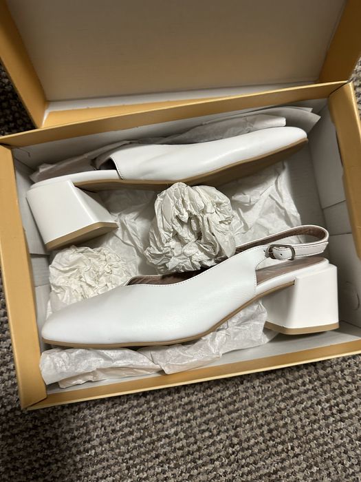 Чисто Нови кожени обувки Sara Pen - Намаление -70%