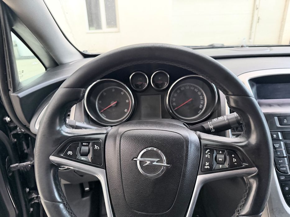 Opel Astra J 2010