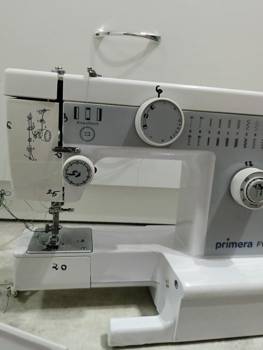 Продам швейную машинку