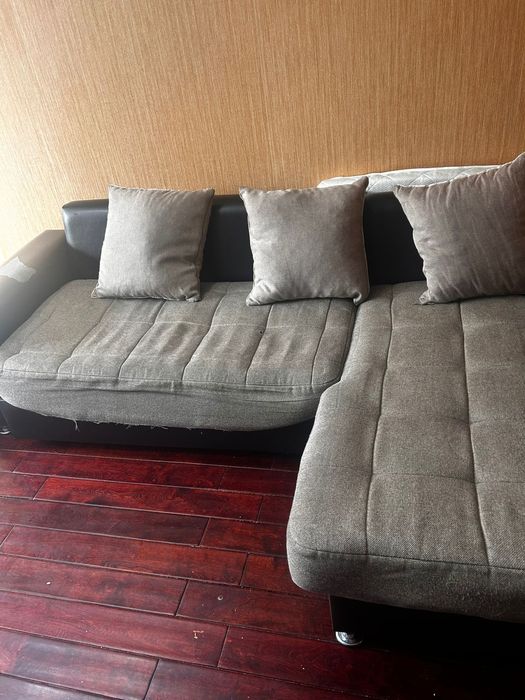 Диван угловой в хорошем состоянии