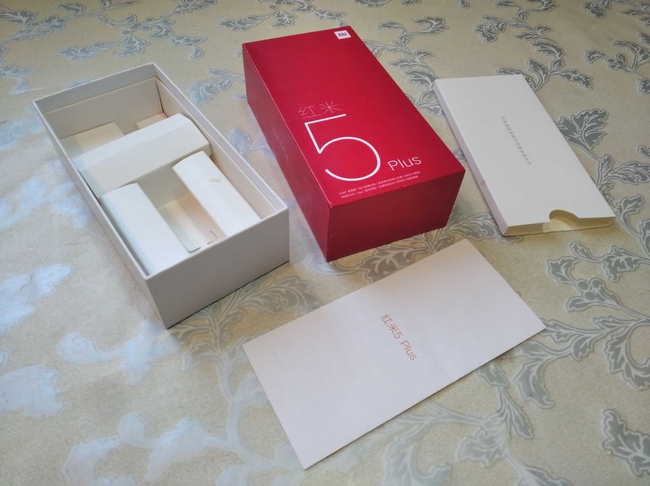 Упаковки Xiaomi Redmi. Коробки от телефонов.