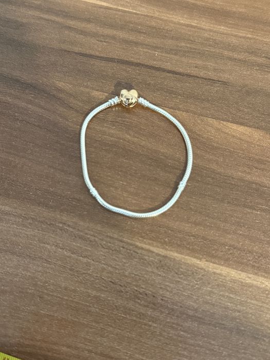 Bratara pandora noua
