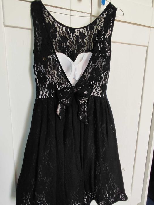 Официална черна дантелена рокля