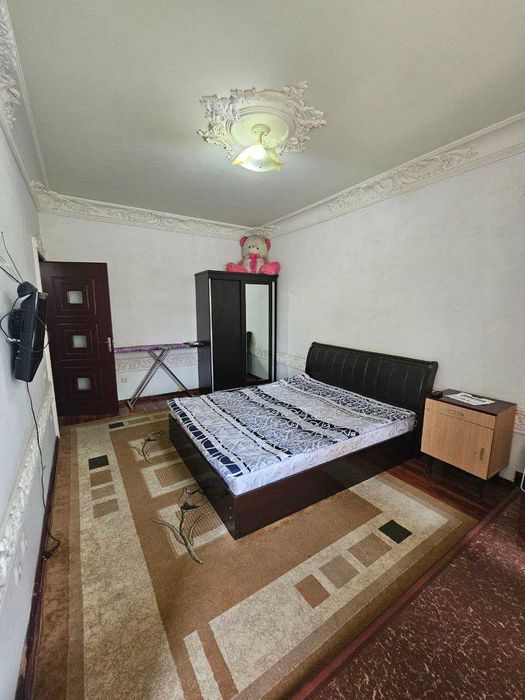 Фото свои/метро Максим Горький/1/3/5/Буз Базар/Художников