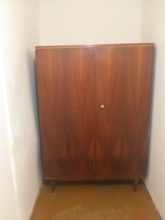 Srochna Marhabo Atlas oldida 2 xonalik 4-etaj uy ijaraga beriladi.