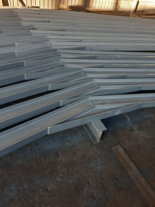 Vând hală metalica