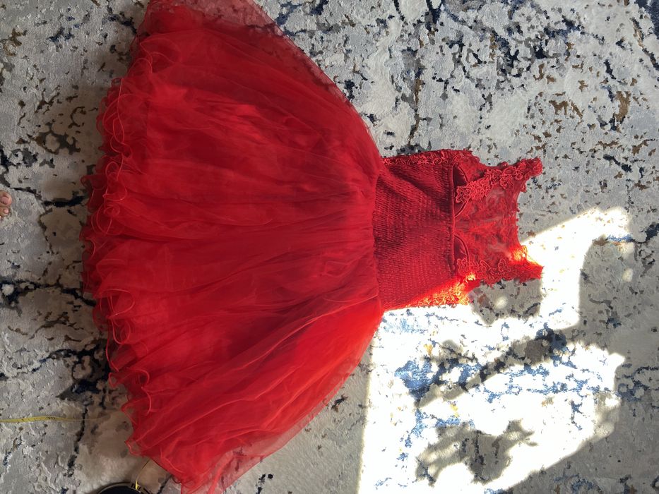 Vând rochiță purtata o singura dată