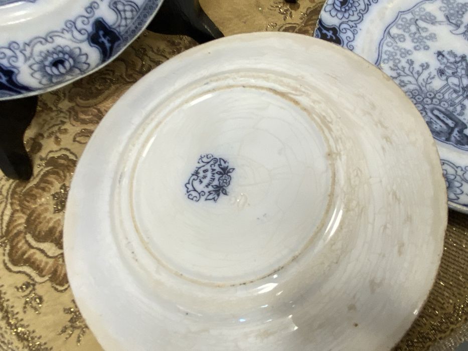 Английски чинии с маркировка от 1840 г