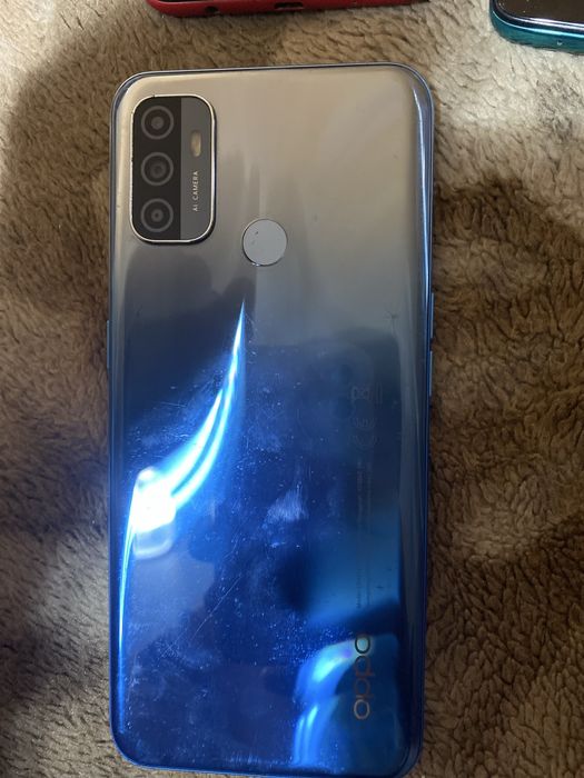 Продаю оппо, модель точно не помню