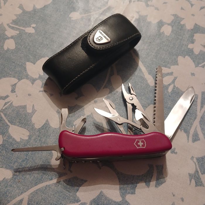 Мультитул Лезерман, викторинокс