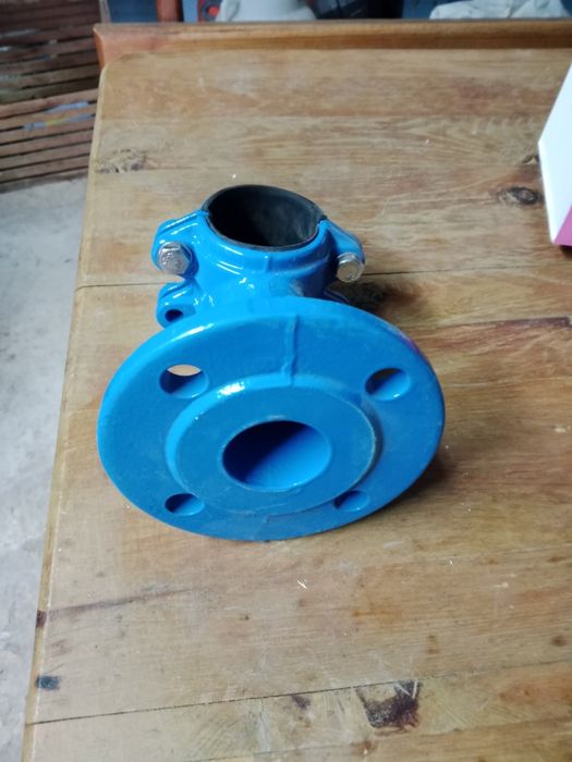 Продам соединитель для труб (врезка для трубы)