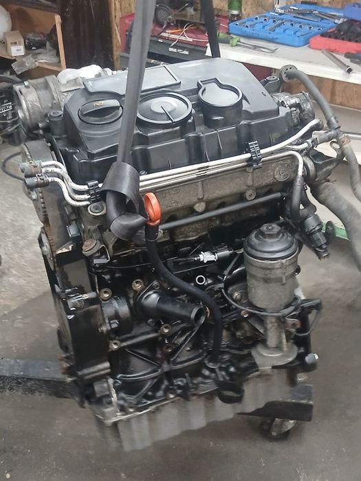 Motor 2.0 TDI BMM 140 cp Touran Passat B6 Caddy Octavia Seat Leon Audi