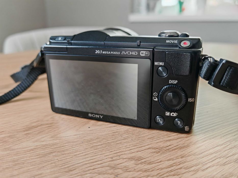 Aparat foto Mirrorless Sony Alpha A5000