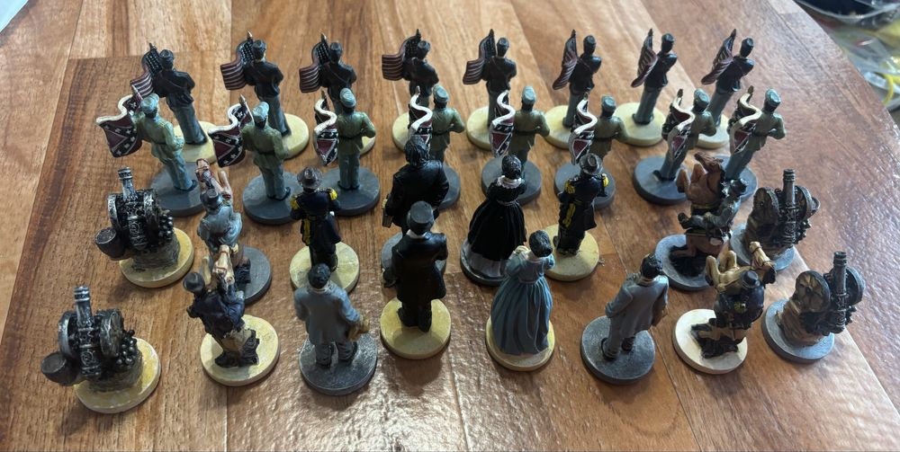 Шахматни фигури.