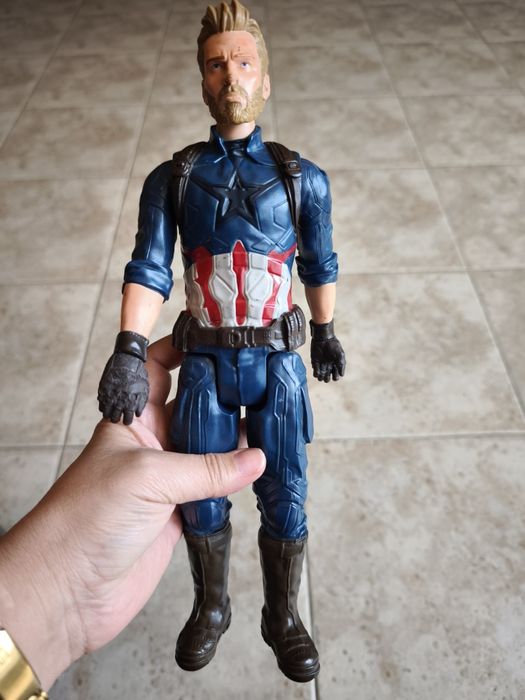 Star Wars and Marvel Action figures, Hasbro, 12
