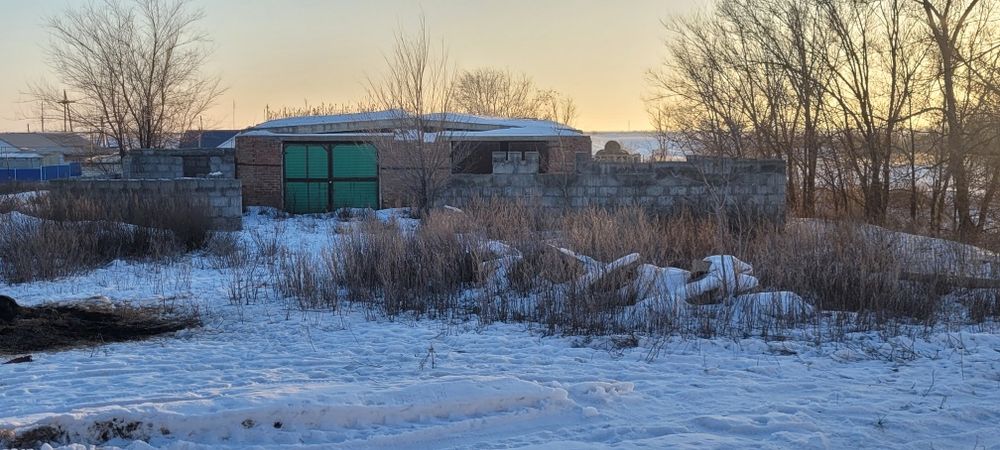 Продаётся территория с гаражами