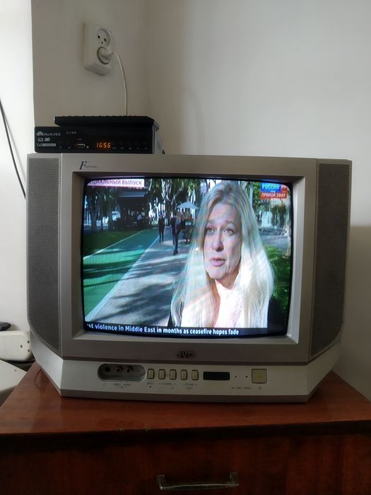 JVC япония  рангли тэлвизор очилмаган туйннери билан