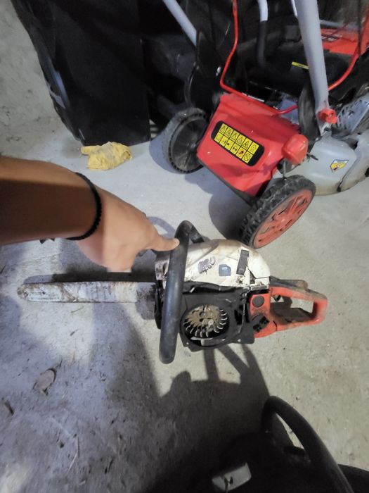 Vând drujbe pentru piese