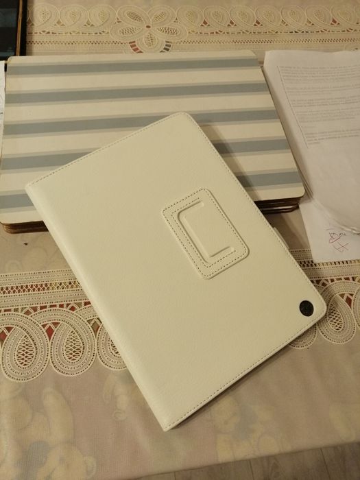 Huse tableta pentru 10 si 11 inch.