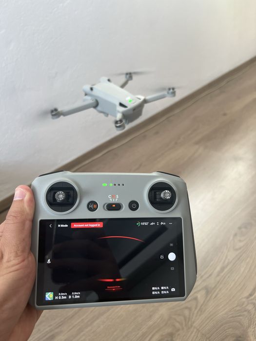 De vânzare dronă DJI Mini 3 Pro – pentru reparație sau piese