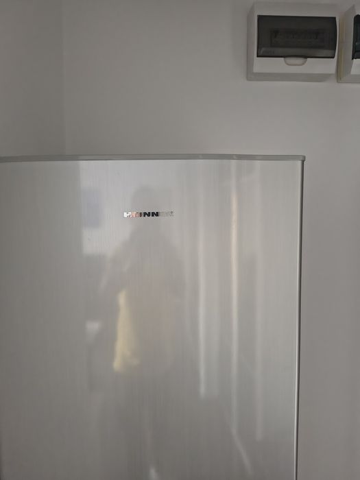 Vând frigider marca Heinner